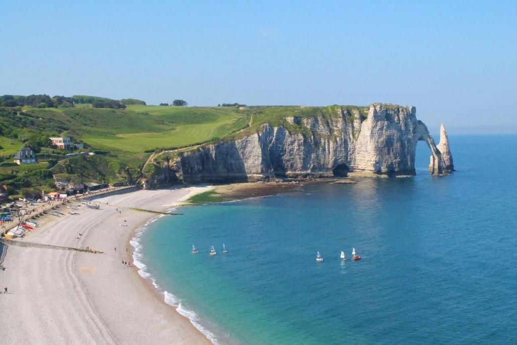 Camping Les Falaises De Toussaint Luaran gambar